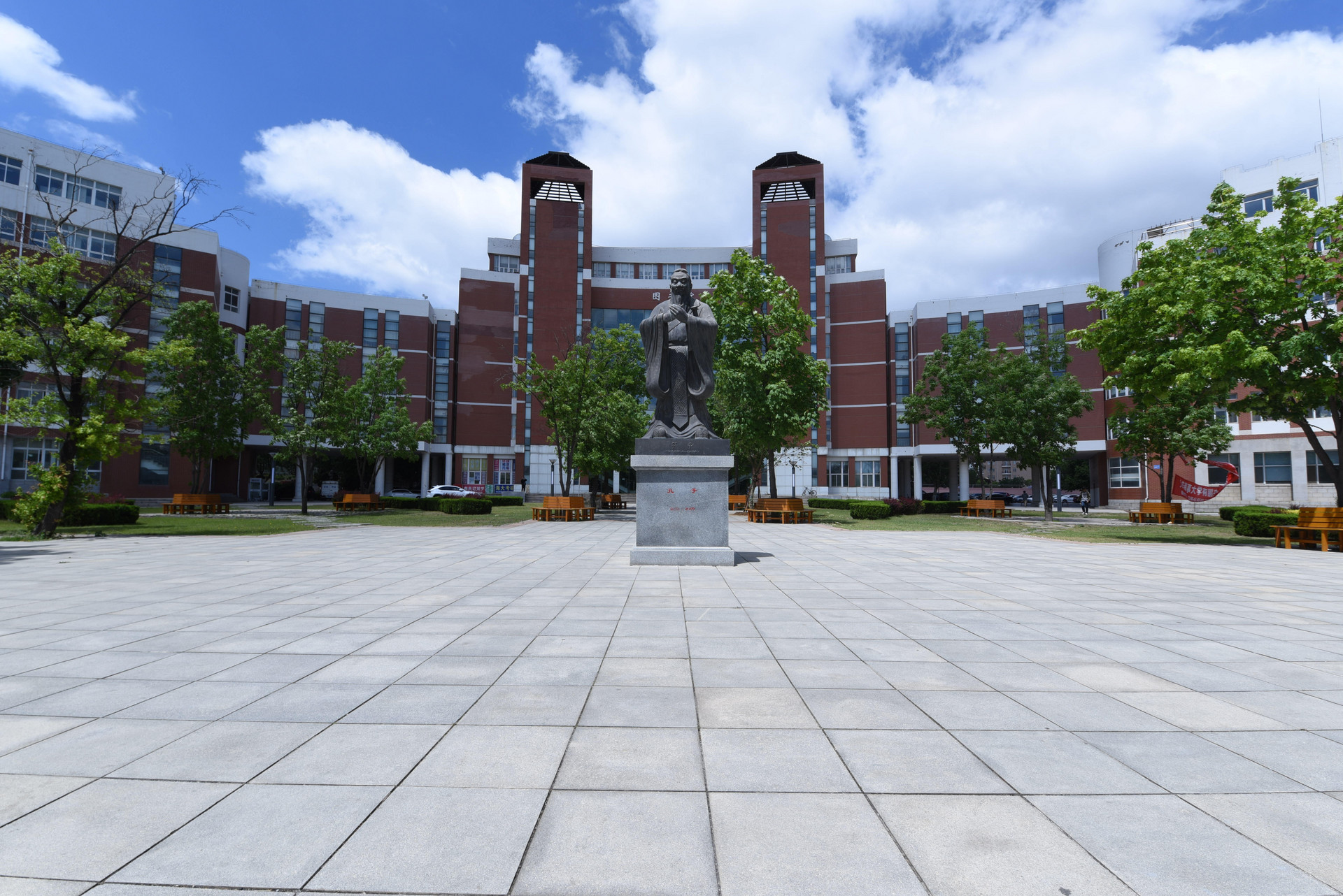 从法学专业的四大误区说起：课程、择校、就业、规划