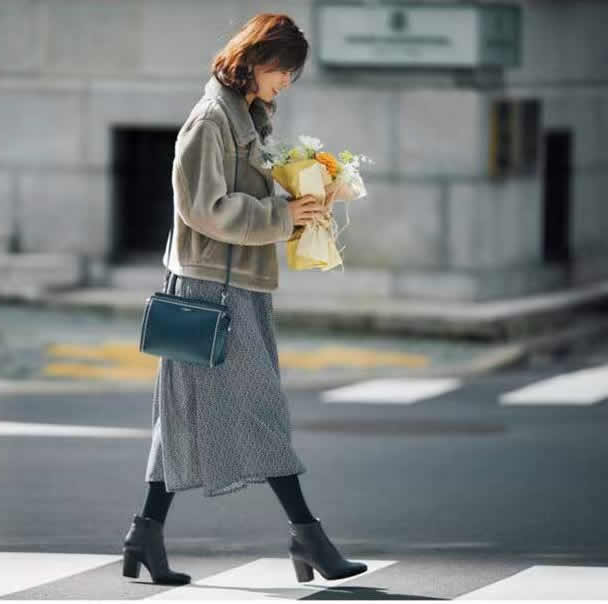 为什么优雅女人都爱“长大衣”？20套长短PK穿搭秀，原因并不意外
