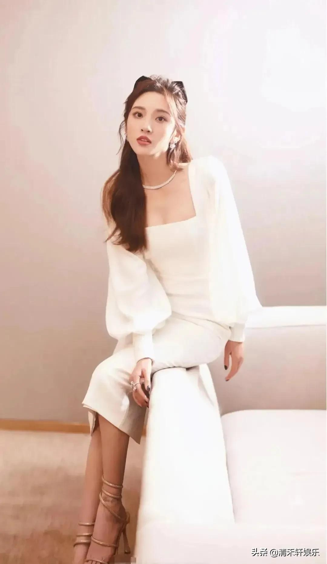 唐艺昕不论短发还是长发，都巨好看。像是画中走出来的美女一样