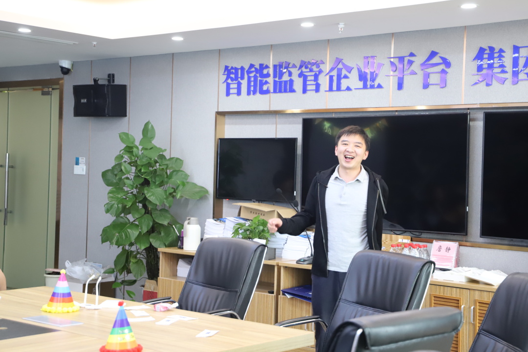 一岁一礼，共同成长｜展通2022年第二季度员工生日会暖心而至