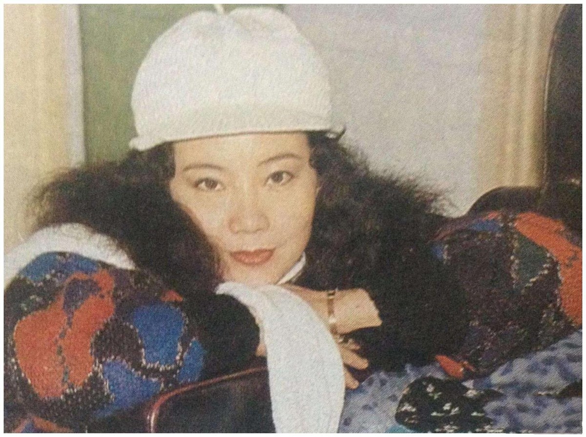 6位娱圈明星夫妻，从校服到婚纱，个个娶初恋，在一起最长40年