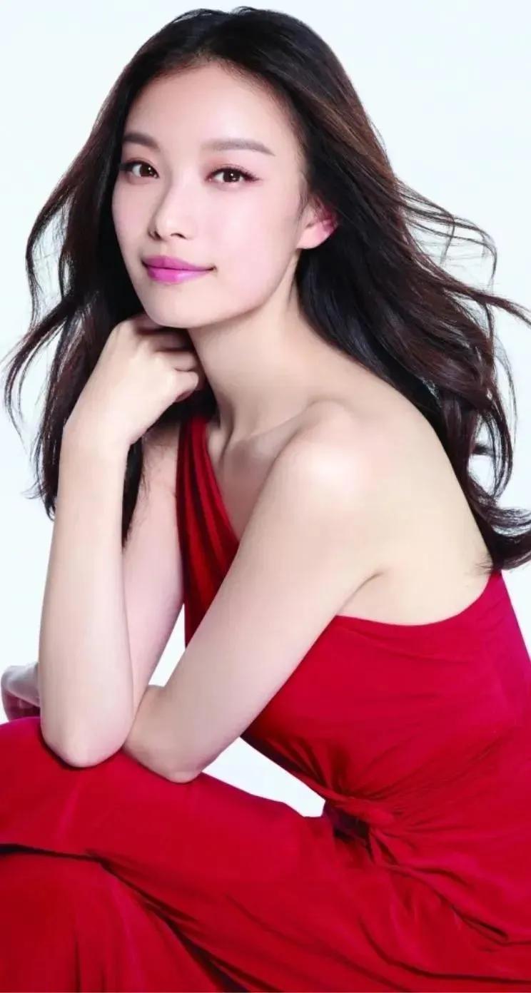 倪妮惊艳写真照