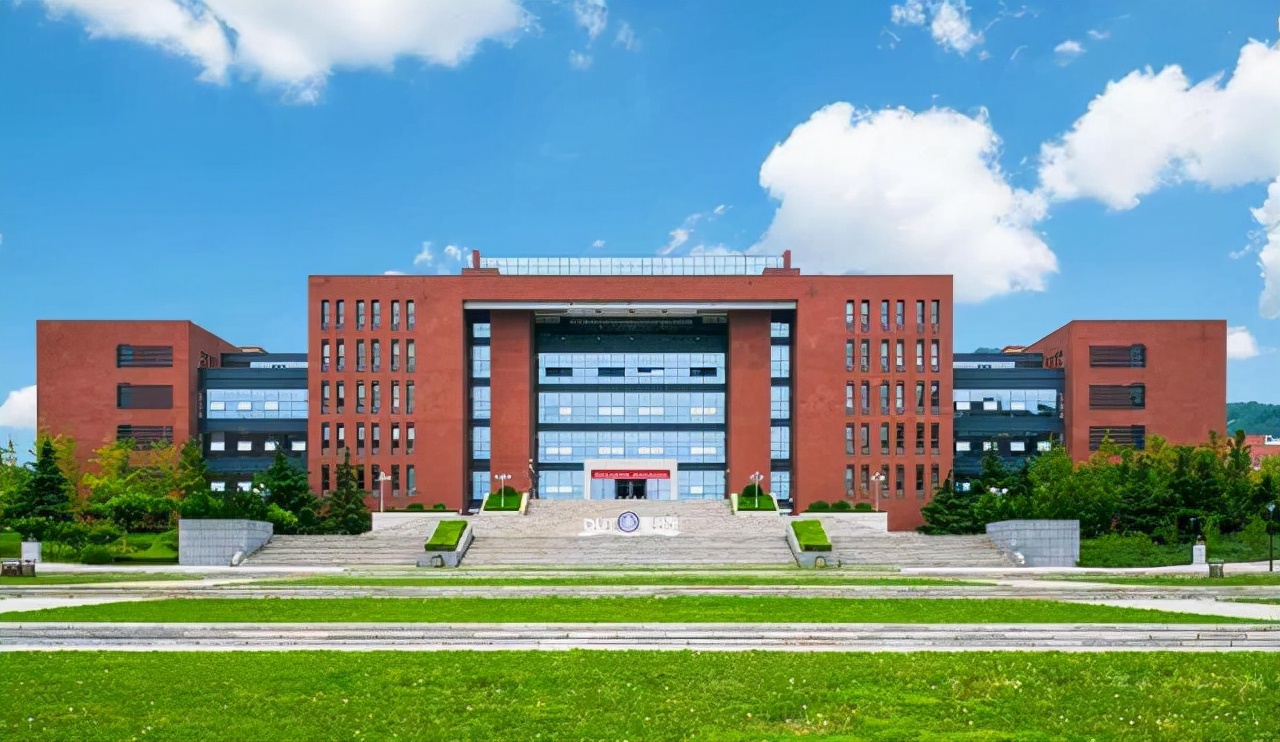 2022辽宁高校排名出炉，东北财大进步迅速，东北大学出乎意料