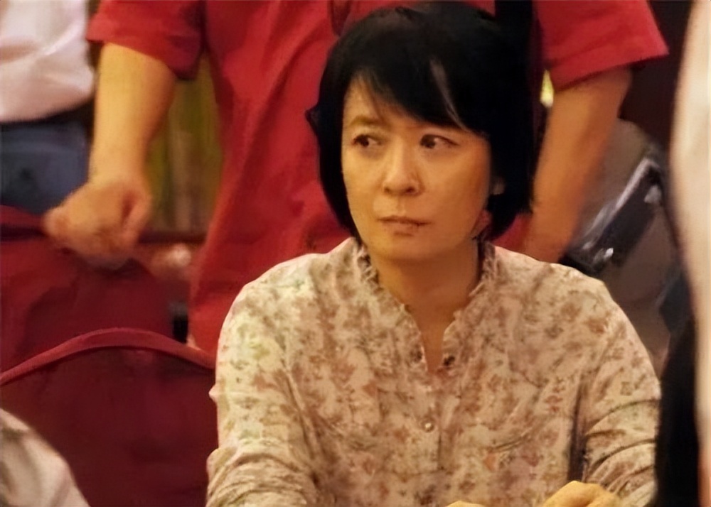 同样叫宋佳，一个事业爱情双丰收，一个只谈恋爱不结婚