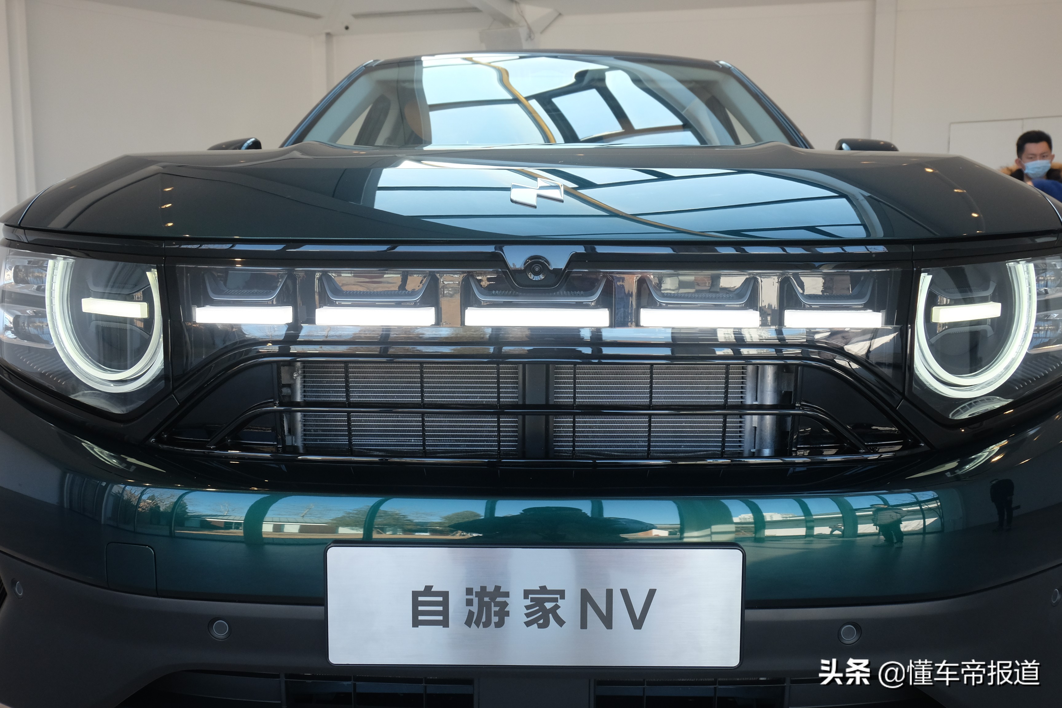 新车｜又一新势力来袭，“小牛”真能造车？实拍NIUTRON自游家NV