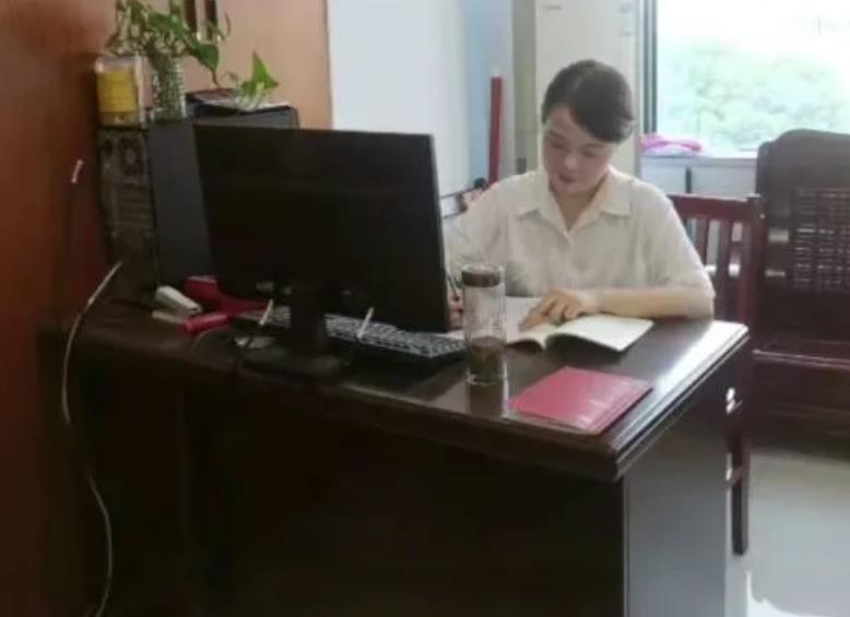 姚家男儿更新动态，晒街景感叹时光飞逝，网友力挺许姚田是一家人