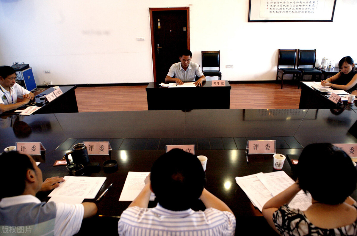 有人问，在学校中层领导中，哪个职位好？人事科科长给出了答案