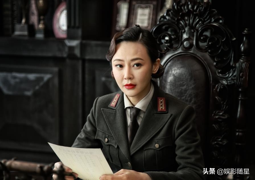 出镜的男主角韩栋,以及美若天人的实力小花女主角宋轶之外,还有严米拉