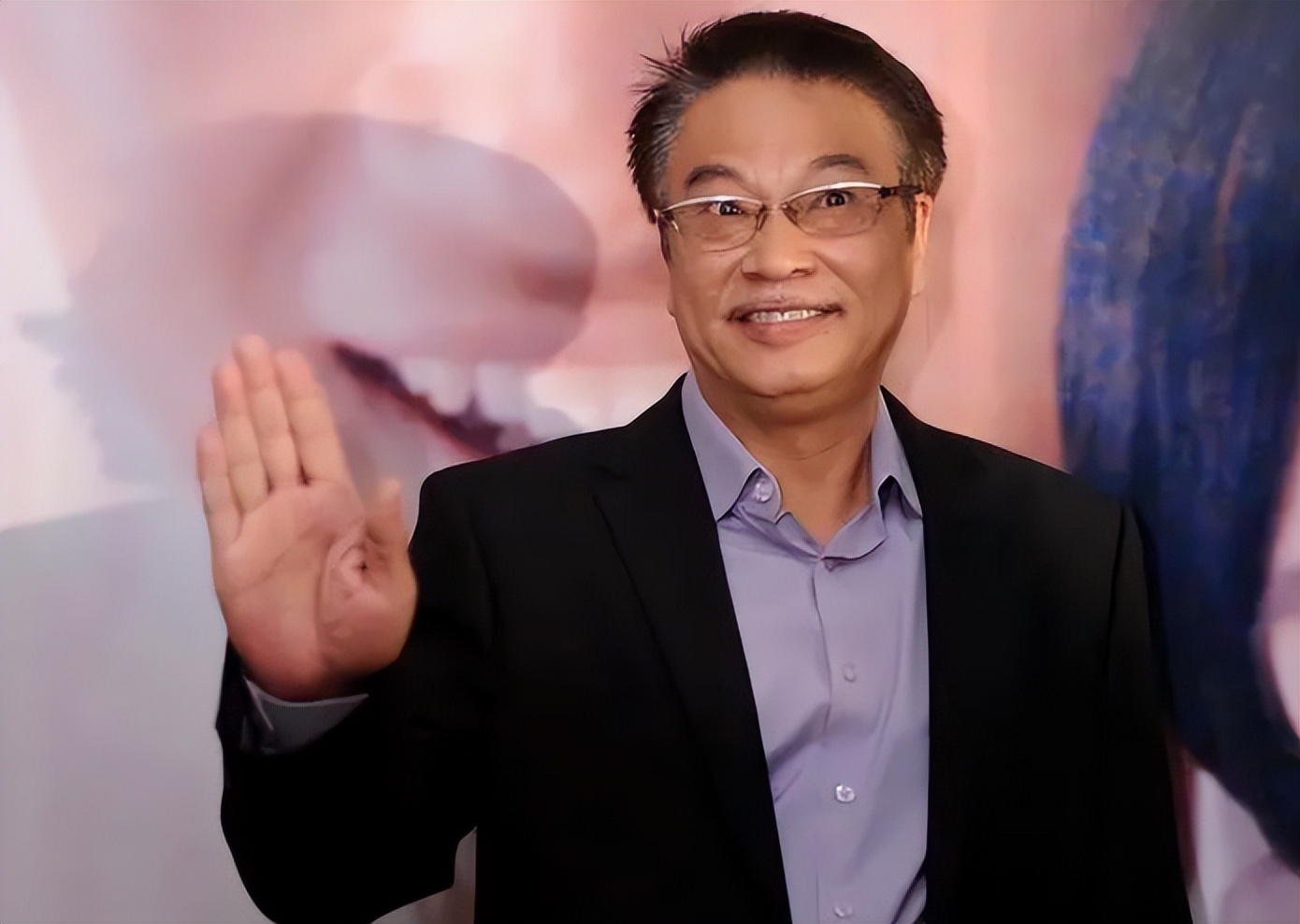 5位明星借钱难堪的明星，王宝强比较惨，大衣哥被借出去100多万