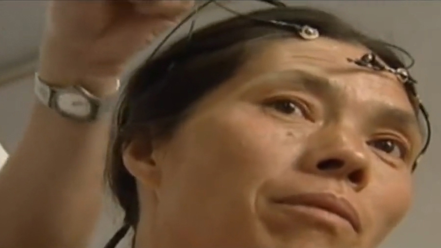 河南女子称自己40年没睡觉，监控观察两天，拍下“诡异”的事情