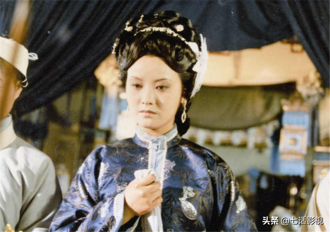 从《红楼梦》看古装剧妆发演变，这些年，哪些东西在慢慢消失？