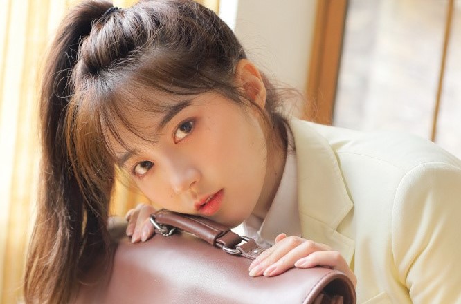 追女孩送什么生日礼物合适（在追的女孩子生日送什么礼物好）