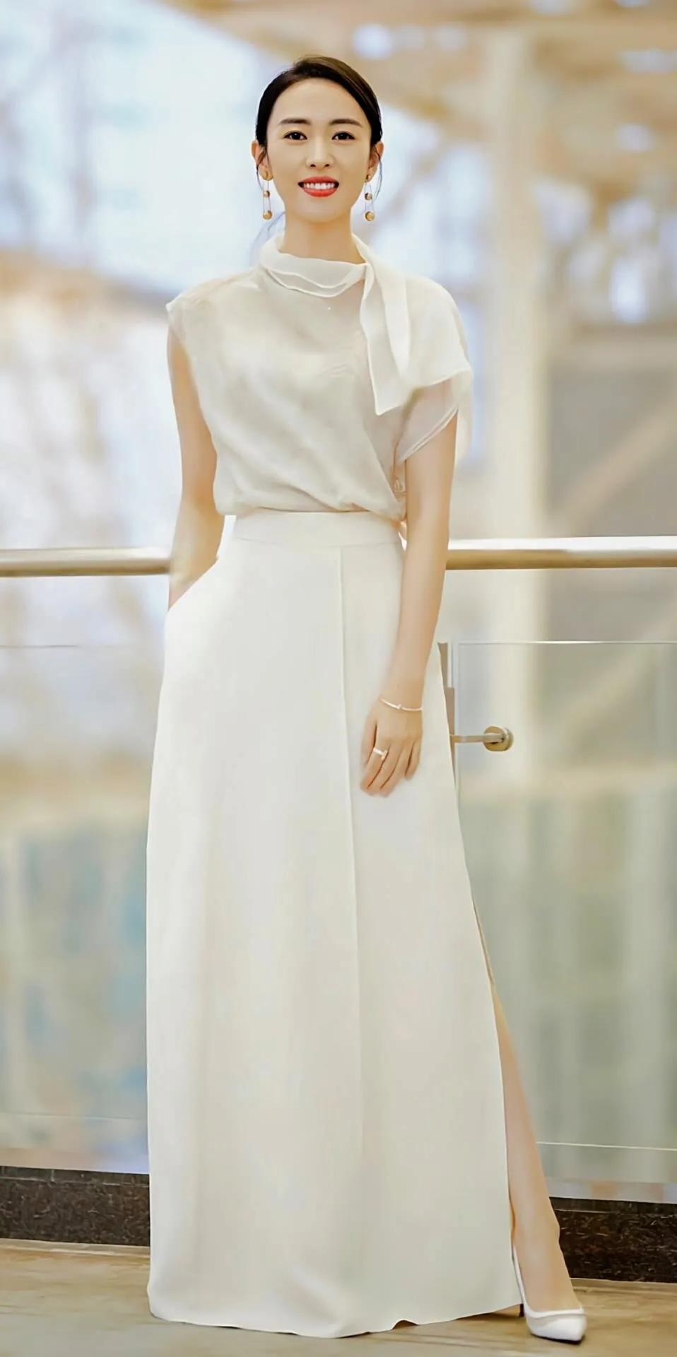 央视节目主持人张蕾1