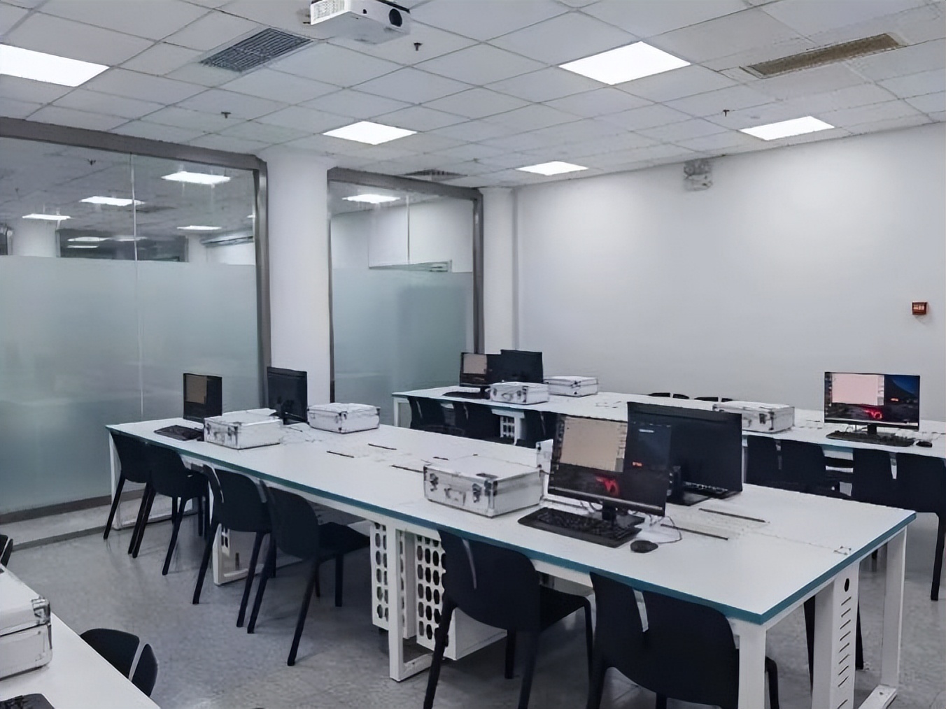 智能医学工程专业｜携手智能医学，“医”起拥抱未来