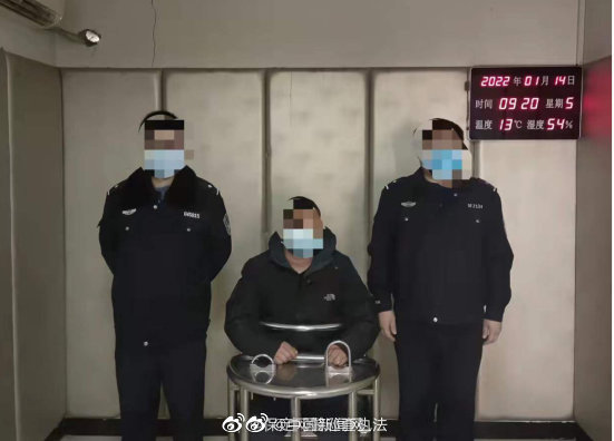 河北保定一男子发布村庄用棺材堵路假消息被行拘