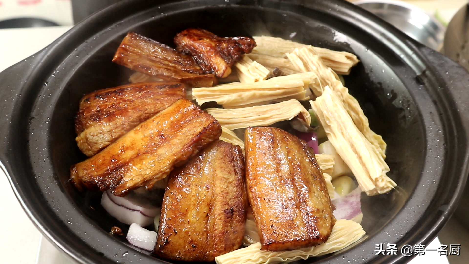 最适合冬天吃的8道家常肉菜，热腾腾的端上桌，营养又解馋