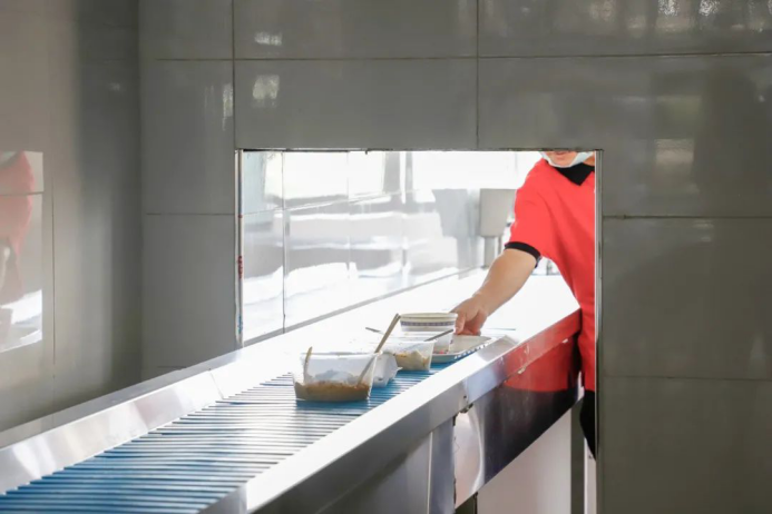 坐拥8大食堂，美食扎堆！湖北这所高校火了！还给学生免费送月饼，新春礼包！