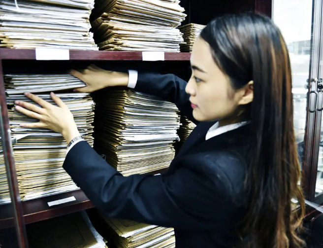 机关单位开始招“合同工”了，门槛不高还稳定，应往届生都有机会