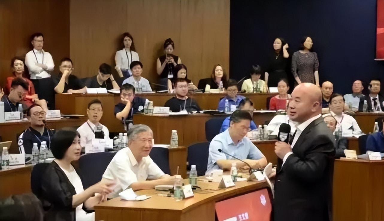 坐拥全球20多座矿山，年收入近7000亿，他才是中国真正的隐形富豪