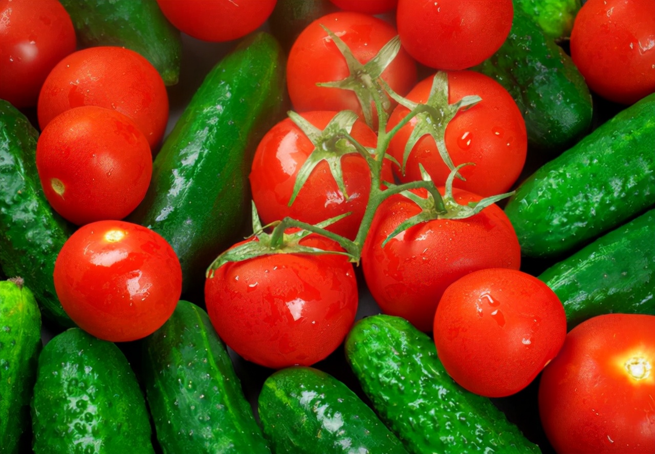 西紅柿營養豐富、酸甜可口，但要注意這6點，否則越吃越傷身