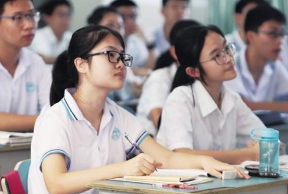 适合文科生报考的大学，未来发展前景好，学文的学生要了解