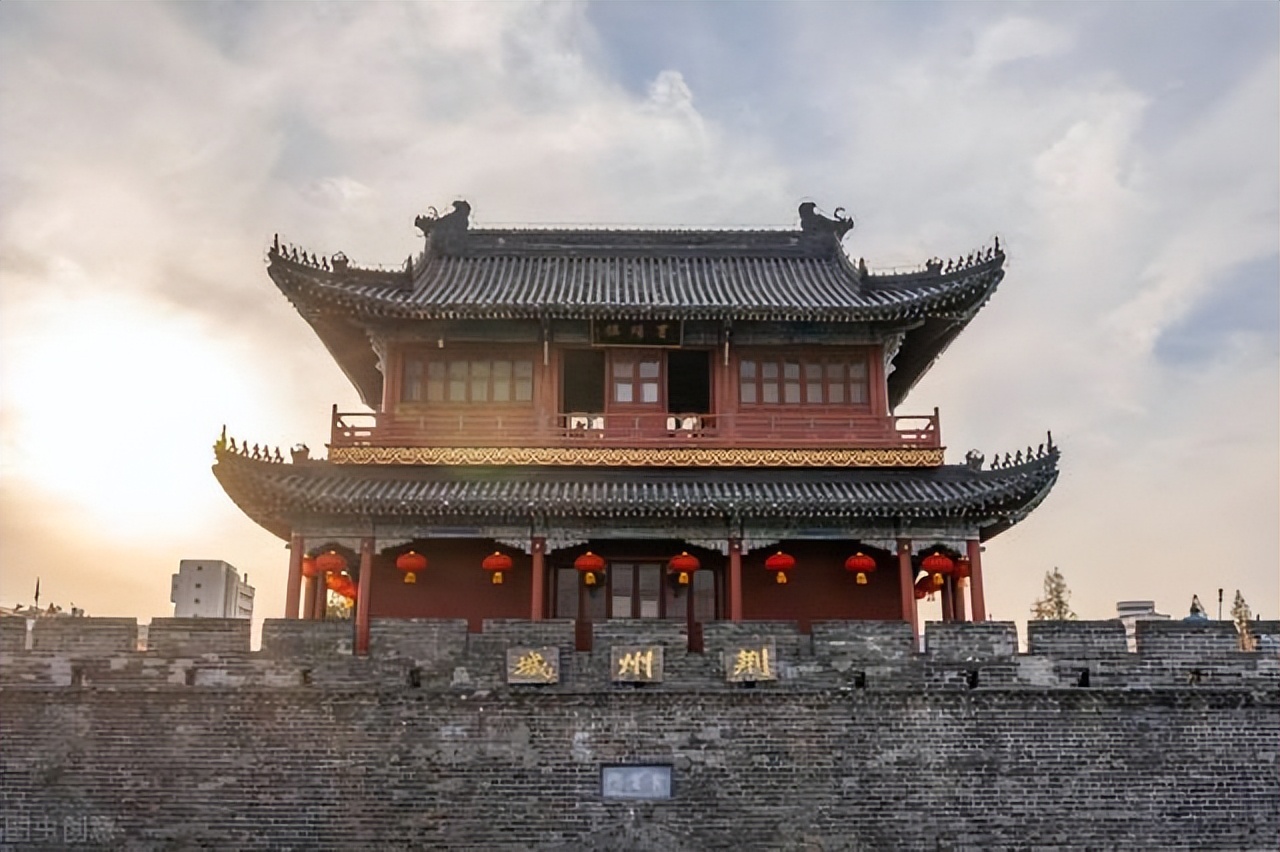 中国最美十大古镇，古老的历史背景下充满了活力