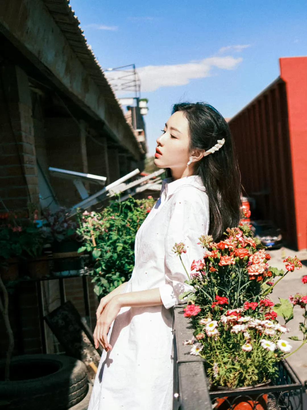 陈都灵近期穿搭