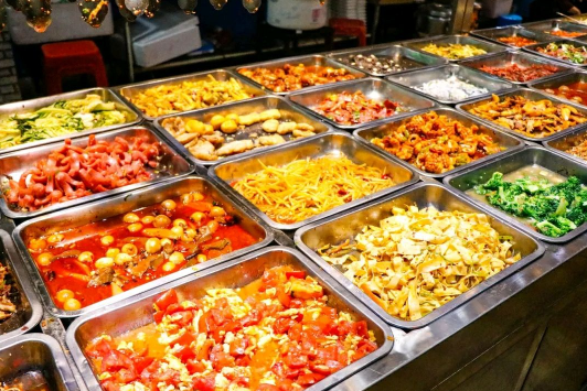 在韩留学生分享食堂饭菜，家长看后不淡定了，韩剧都是骗人的吗