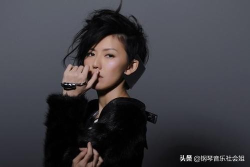 国外音乐平台华语歌手播放榜：325首歌与721首歌，播放量相差12亿