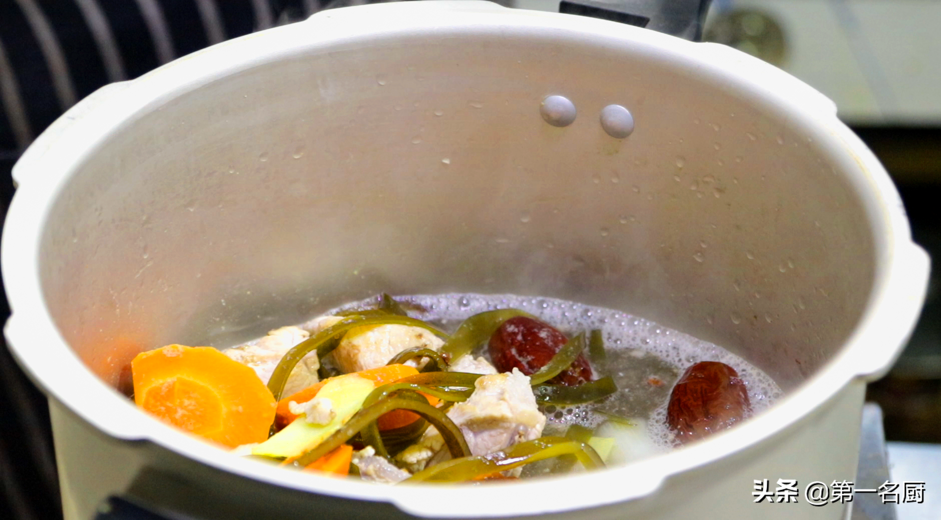 “入伏一碗湯，不用郎中幫”，夏養三伏，建議多喝這4種滋補湯