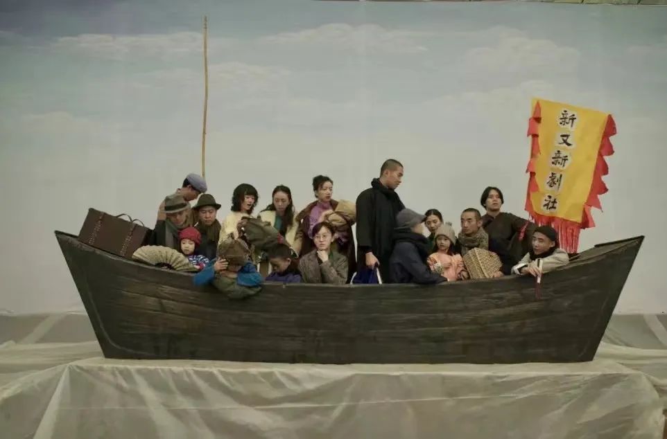 自称“野路子”出身，他却拍出口碑异常火爆的神片