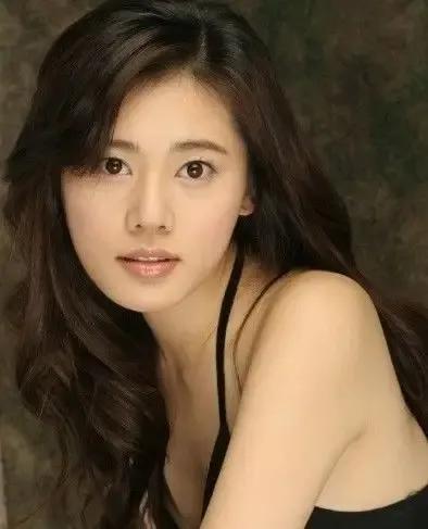 韩国女星秋瓷炫