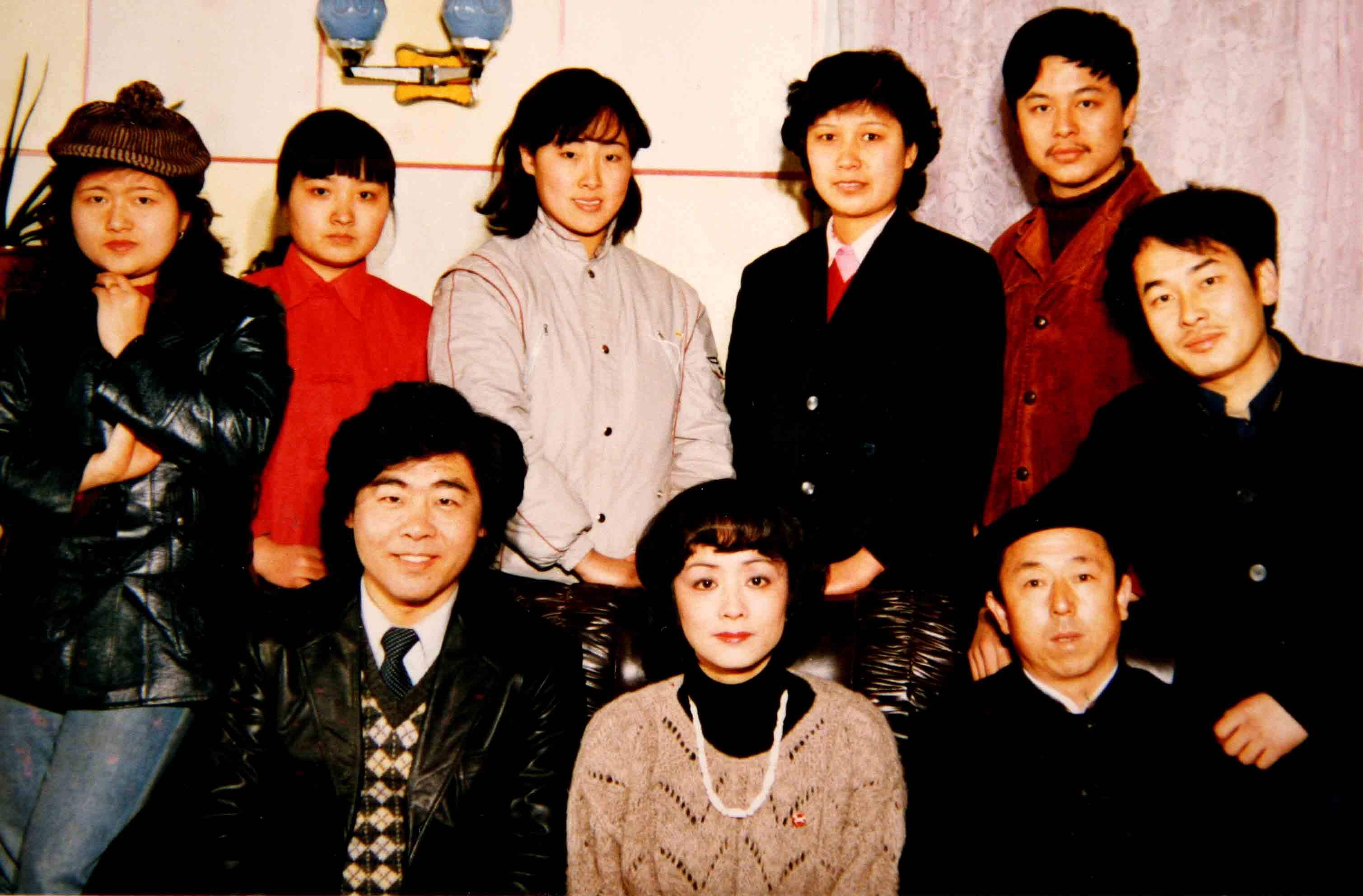 传奇歌唱家王洁实：感恩谢莉斯，与平凡女工妻子相爱一生