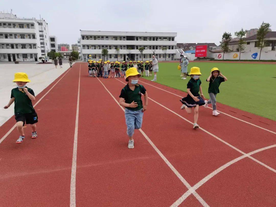 《你好，小学》—诺亚舟中联壹城幼儿园（大班走进军民小学参观）