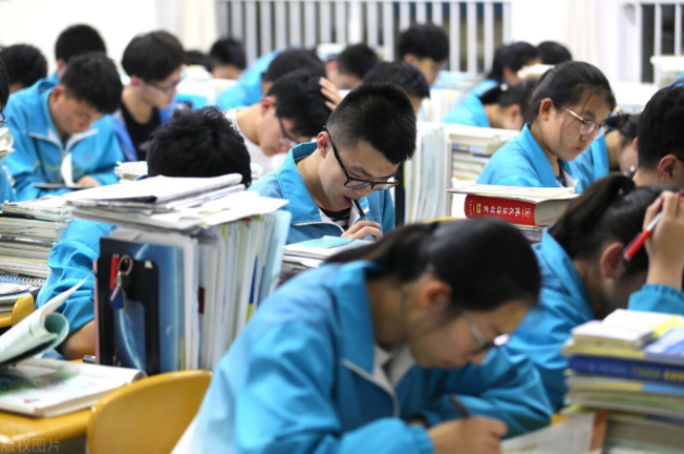 2022年高考预估，各科多少分能考985大学？家长和学生提前打算