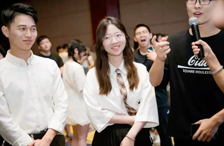 国内高校金字塔分八等，前三等都是学霸，能考上第四等已经很厉害