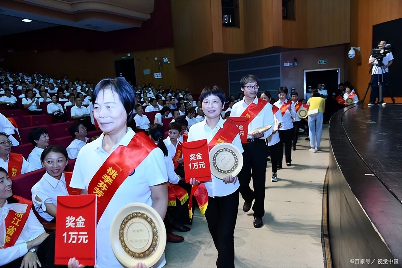 武汉大学附属学校招聘三类教师，其中一类年薪可达百万，心动吗？