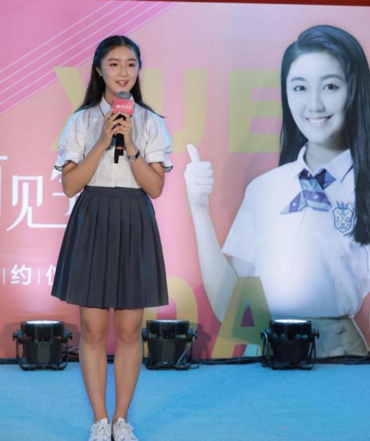 还记得“点读机女孩”吗？成为康辉师妹的她参加冬残奥会开幕式了