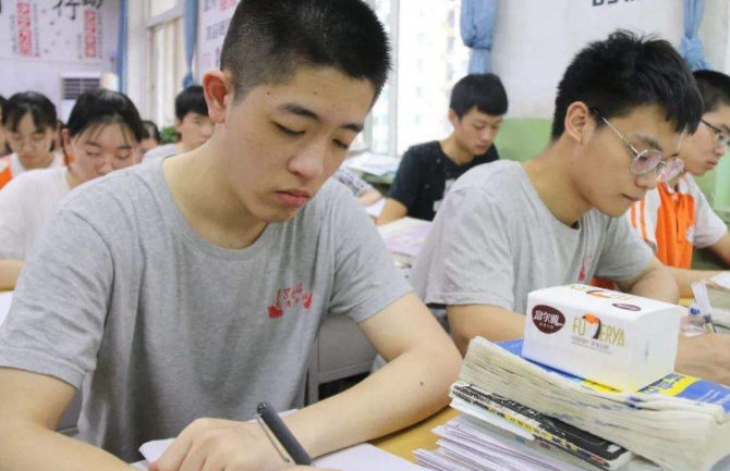 2022高考难度“再创新高”，3大变化要注意，部分考生将无缘本科