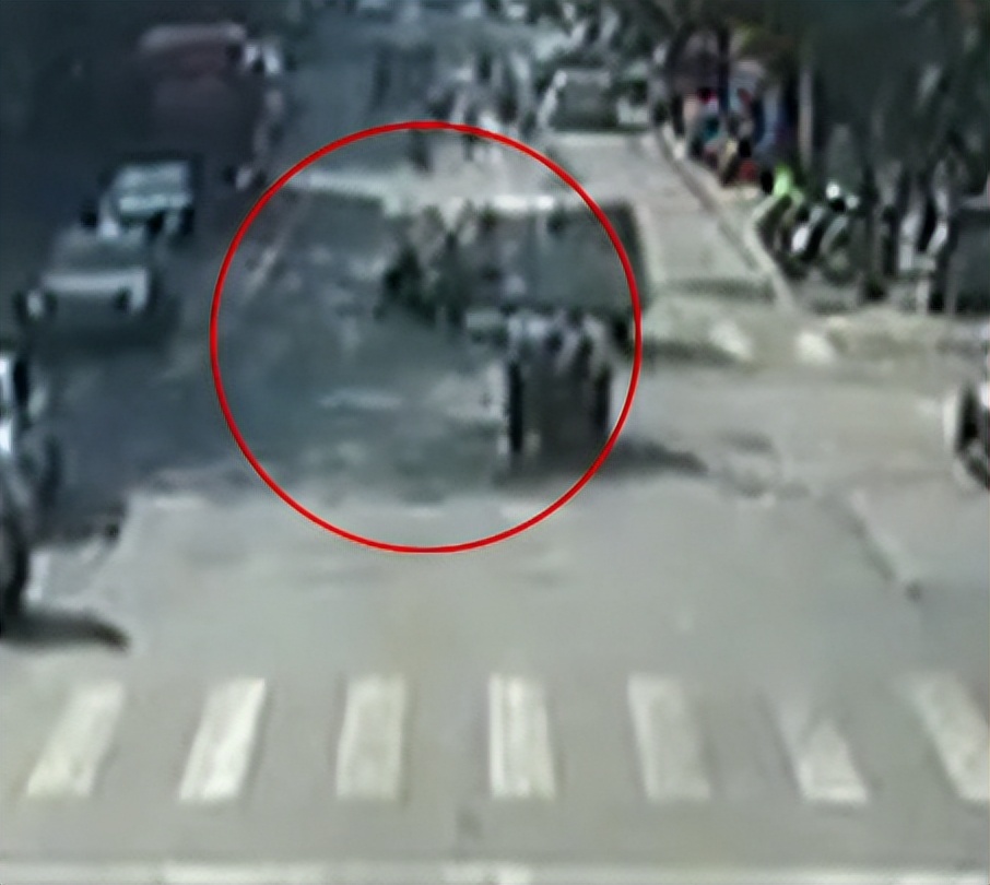 2011年女子出车祸，两年后再次起诉，要求赔偿刚出生孩子的抚养费