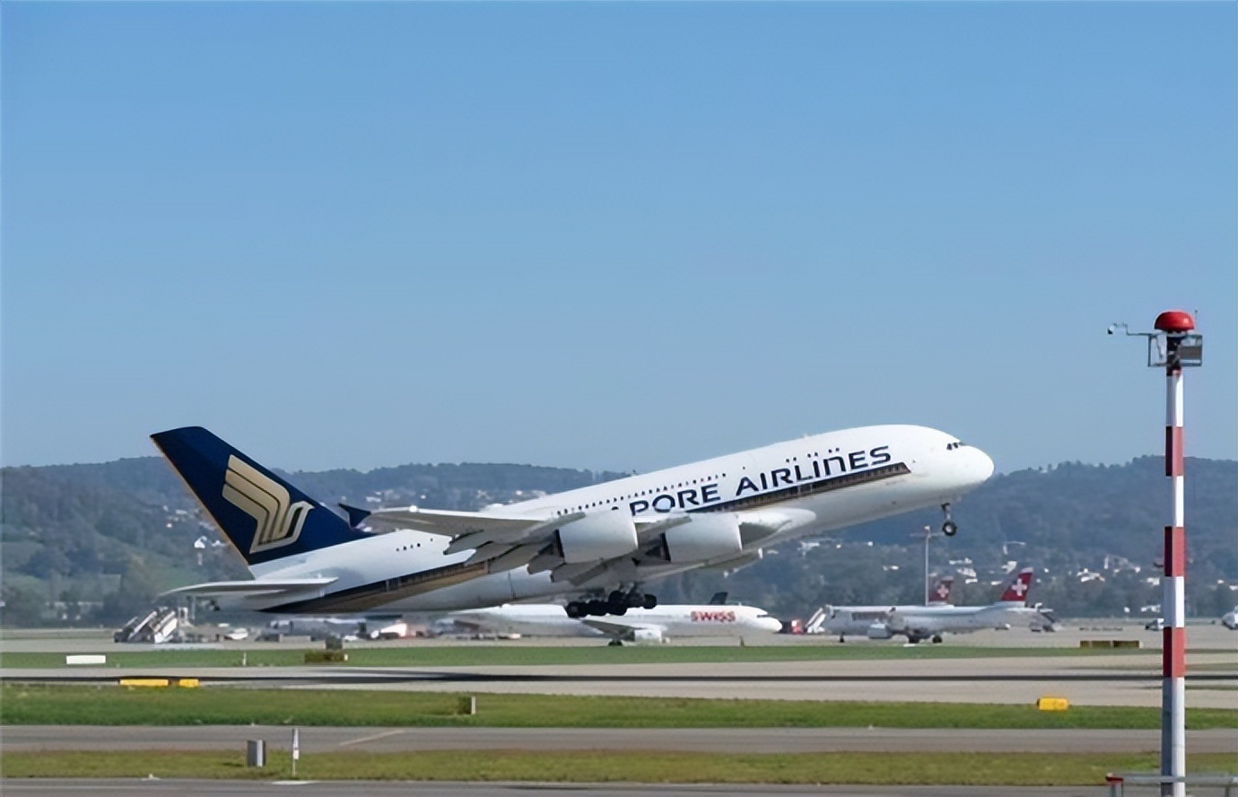 中华航空611(中国客机在澎湖海域坠毁,225人遇难,一周后遇难者神秘