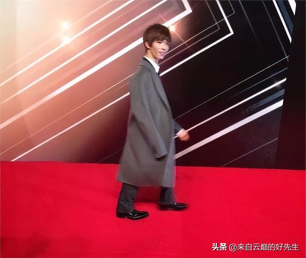 金扫帚奖：国师和小钢炮上榜，杨幂三度封后，果然大腕都不弱于人