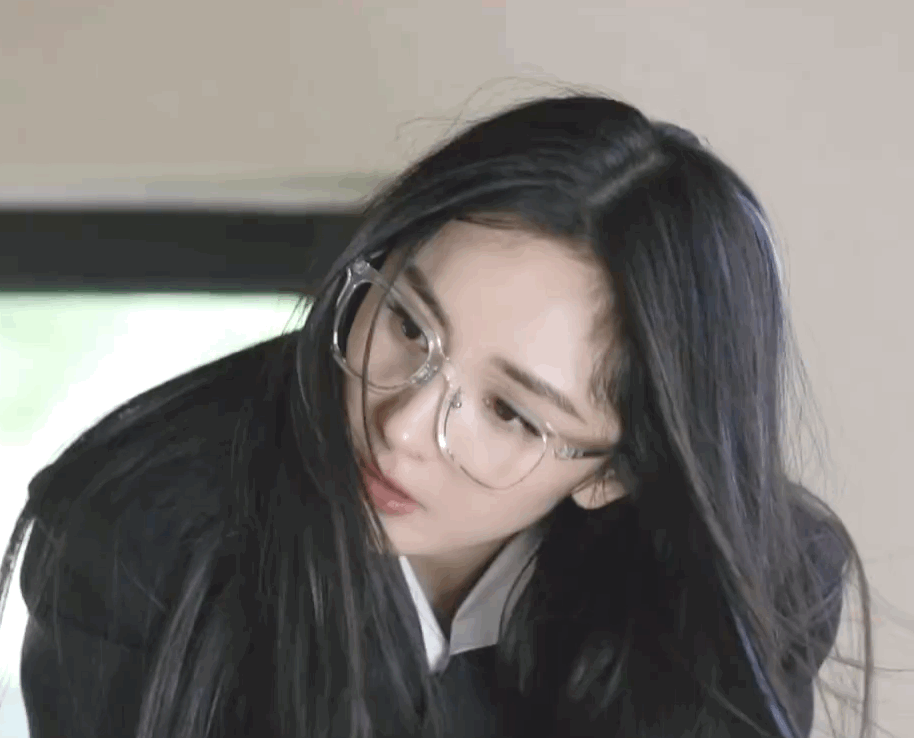 杨幂新造型真的“翻车”了？瞬间老10岁