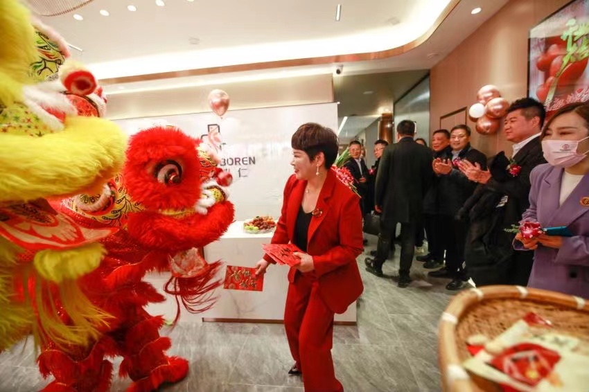 「越愛越精彩，一起向未來」南京美多博仁盛大開業