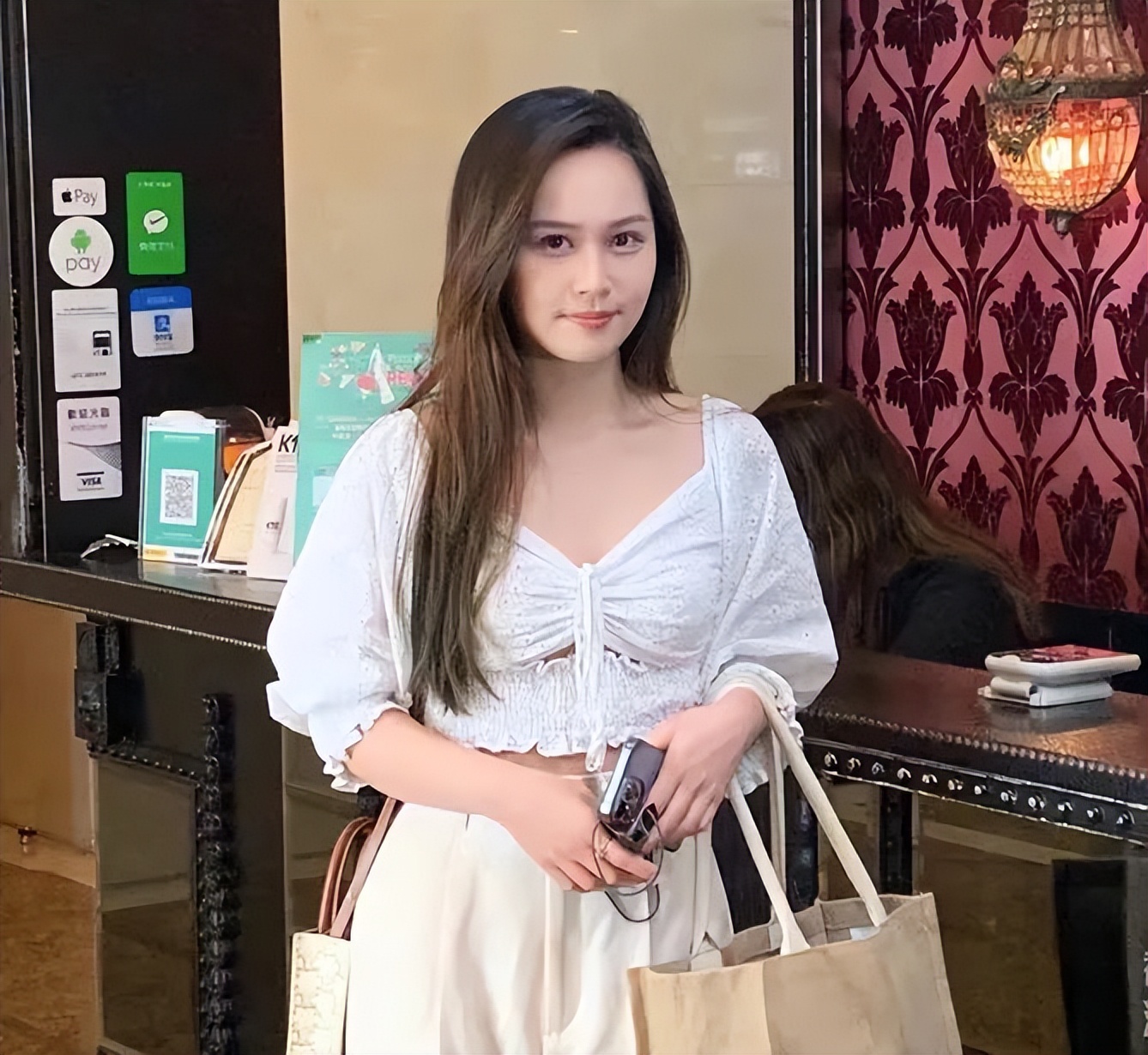 ​港娱圈审美太拉垮，入围港姐进行形象大改造，造型不如原来模样