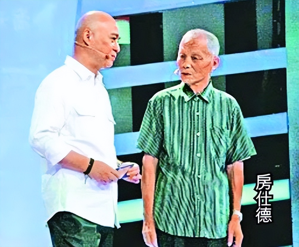 2007年成龙和亲哥安徽相认，对方一贫如洗，他有没有帮帮哥哥们