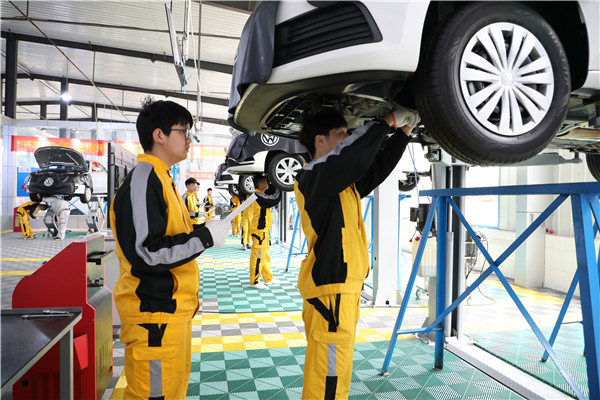 技术学校学费贵吗？聊聊关于学费的那些事儿