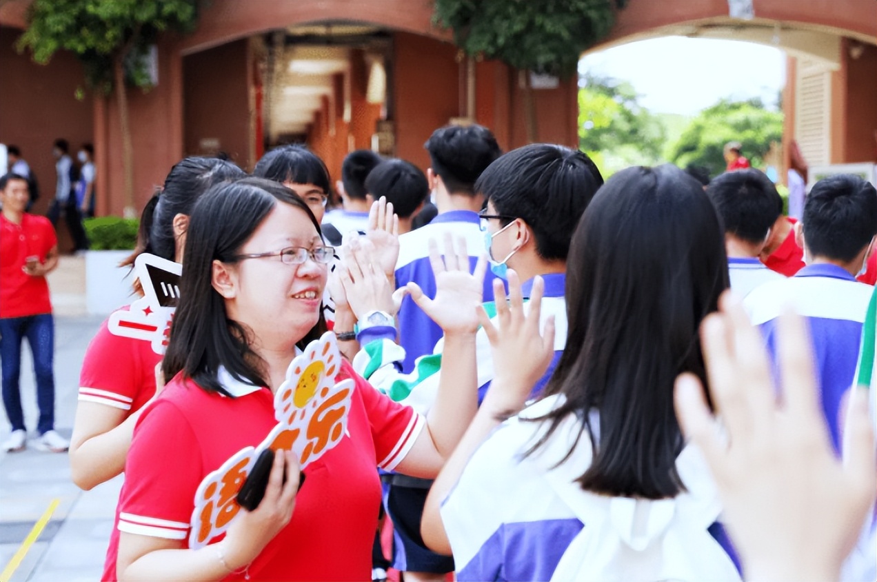 高考生将迎来变化，2022年高考时间公布，部分考生甚至要考4天