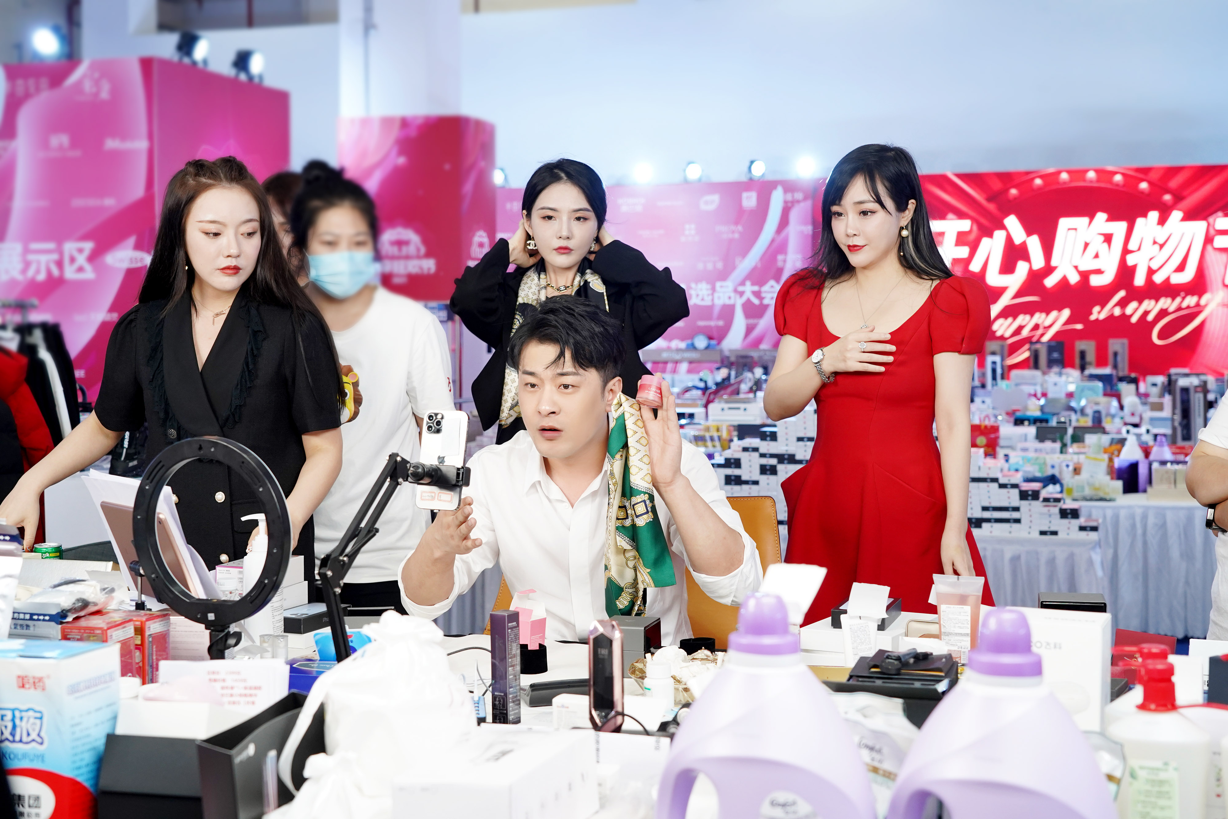 辛巴内部信表示将把用户体验干到极致，西南交大MBA公益大事记