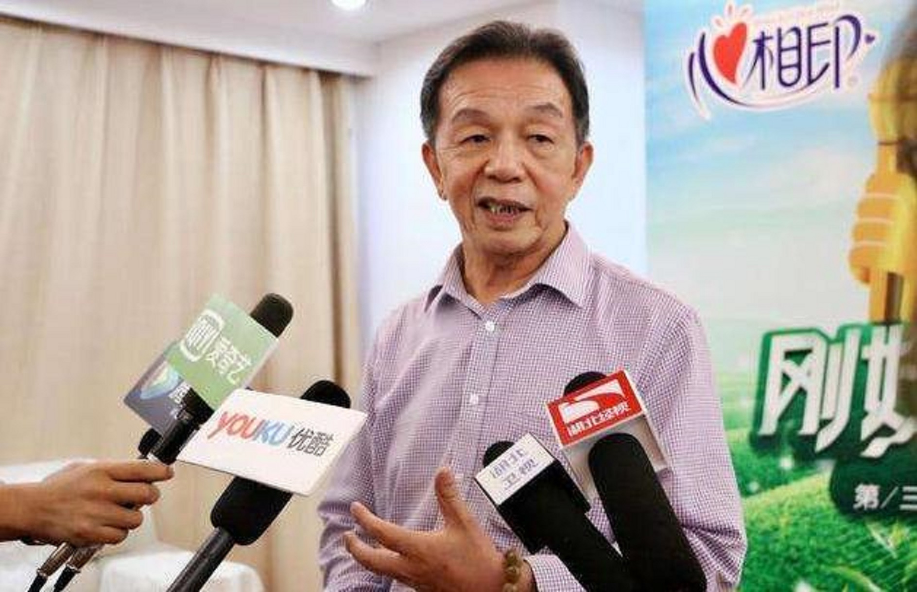 从白手起家到“福建首富”，被人尊称为“商业教父”，齐名曹德旺